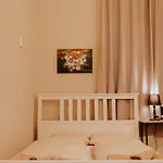 Spacious Apartment For Group In Centre Budapest