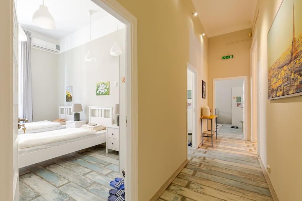 Spacious For Group In Centre Budapest