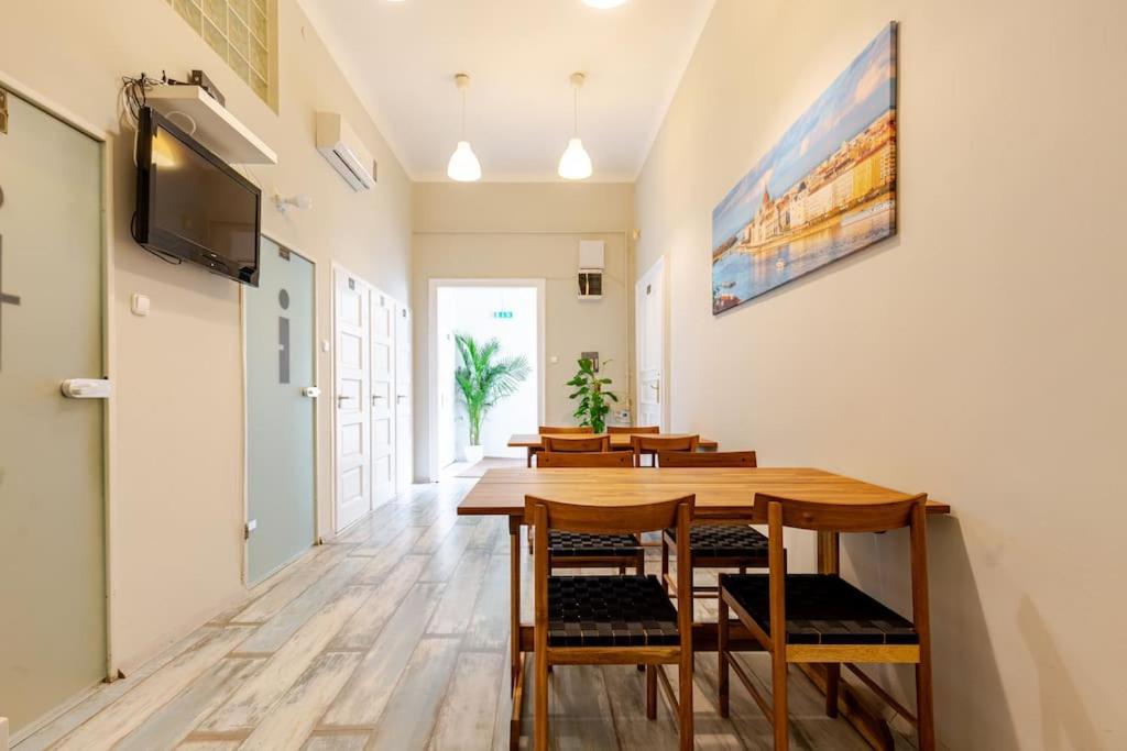 Spacious For Group In Centre Apartment