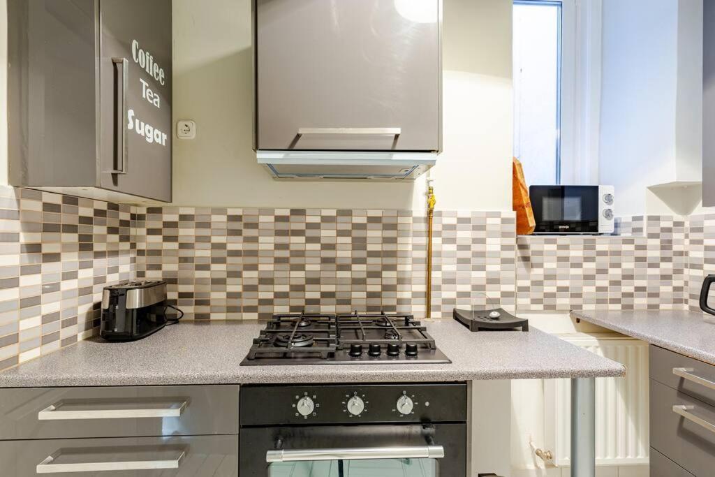 Spacious For Group In Centre Apartment *