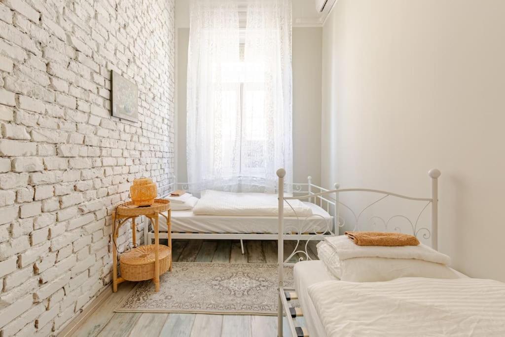 Spacious For Group In Centre Lejlighed Budapest