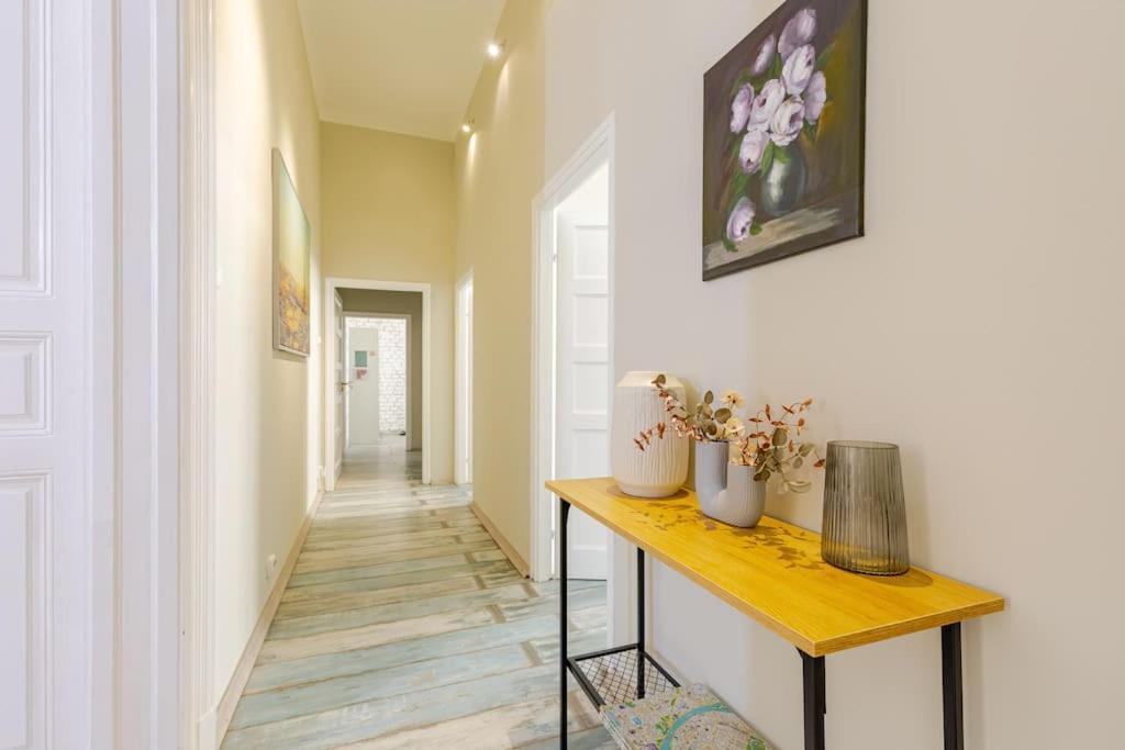 Apartment Spacious For Group In Centre *